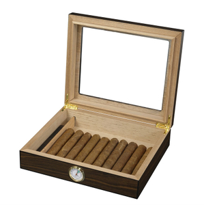WOODEN_CIGAR_HUMIDOR_(4)